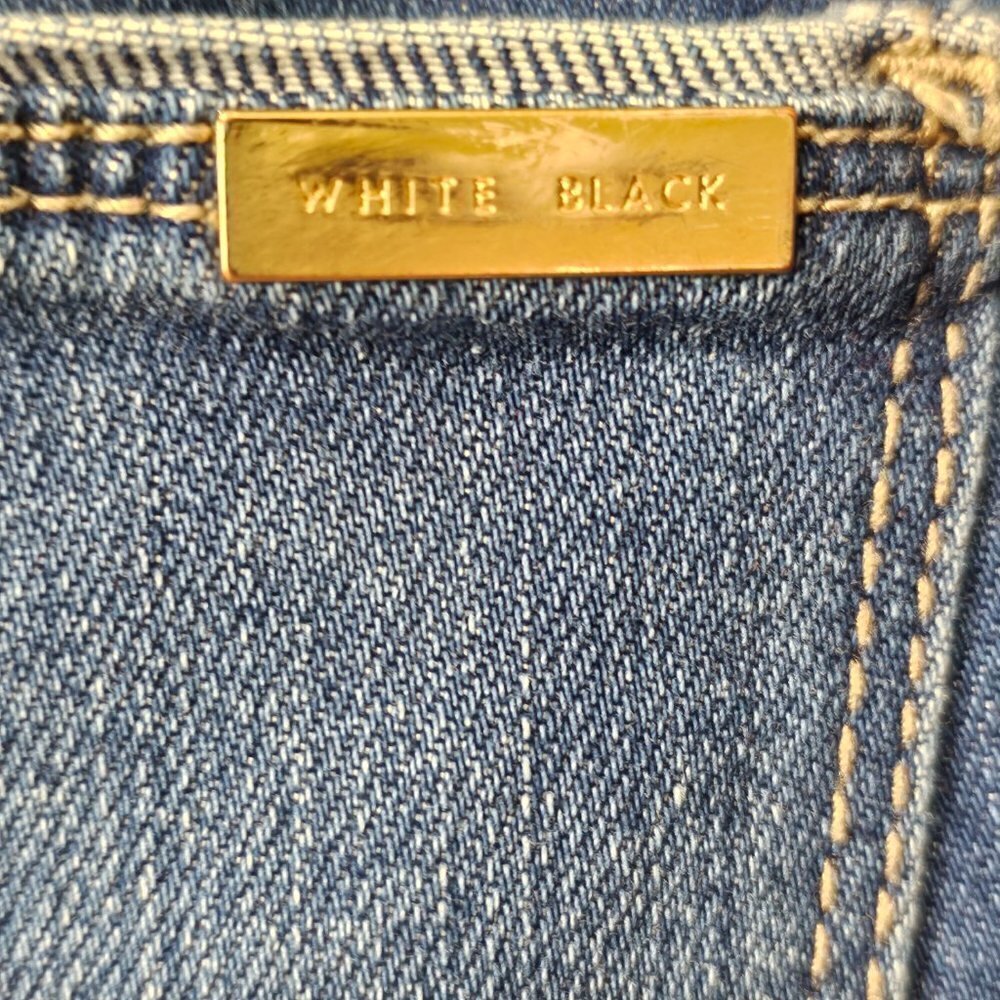 White House Black Market Denim Girlfriend Floral Embroidered Jeans - Picture 9 of 12